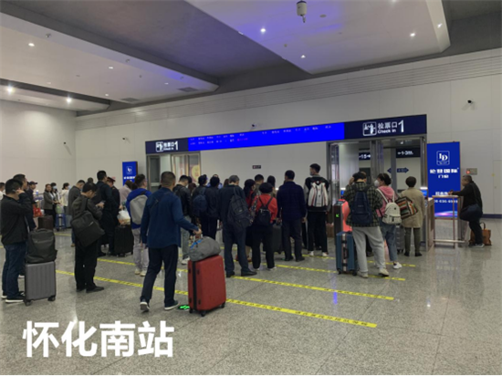 重磅丨倫登國際門窗簽約高鐵廣告，開啟“高鐵霸屏”模式!